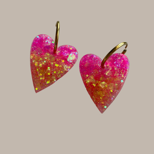 Louise – Boucles d'oreilles Cœur Résine & Paillettes