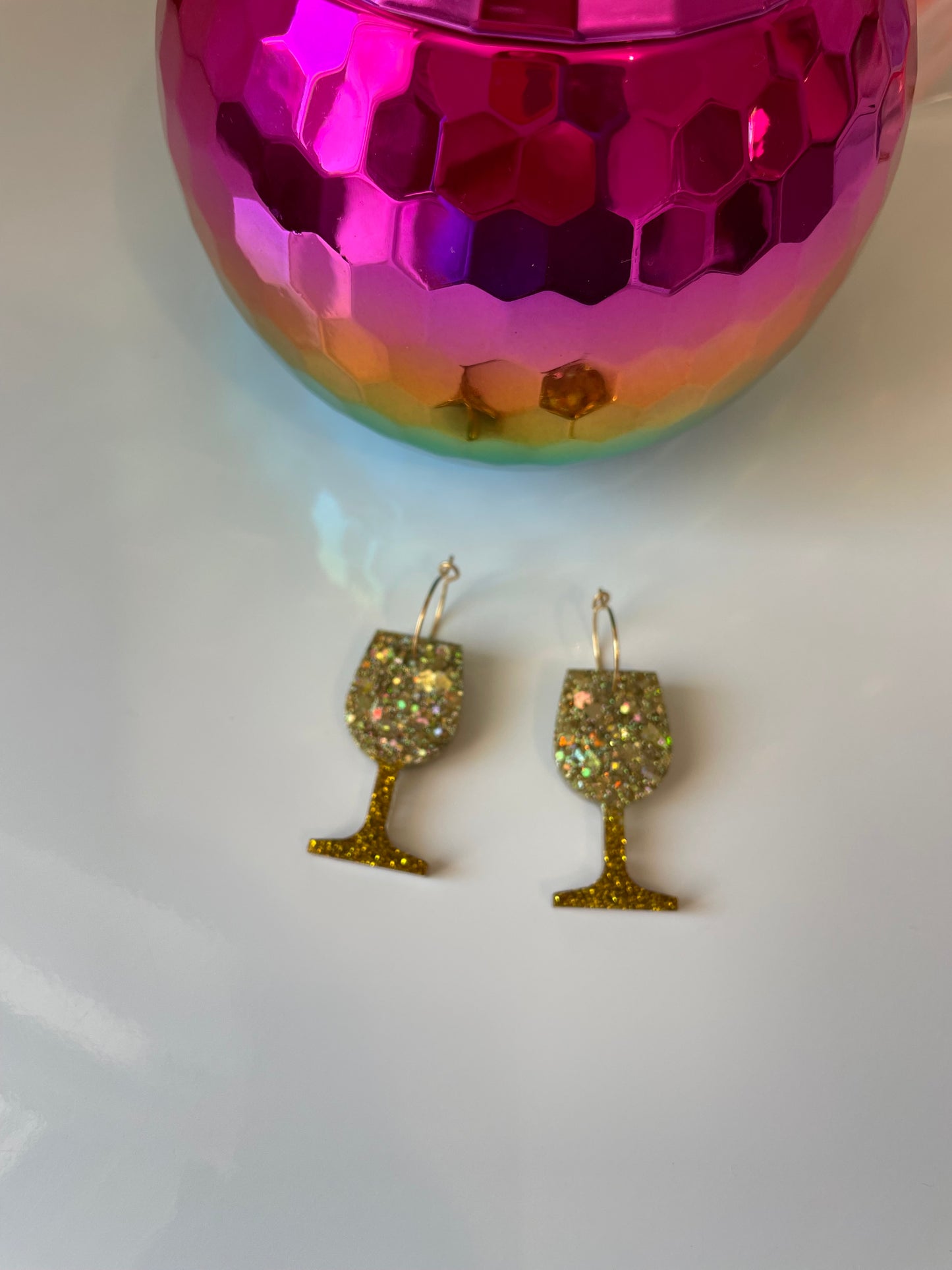 Boucles d'oreilles Pétillante – Verre à Vin Résine & Paillettes Fait Main