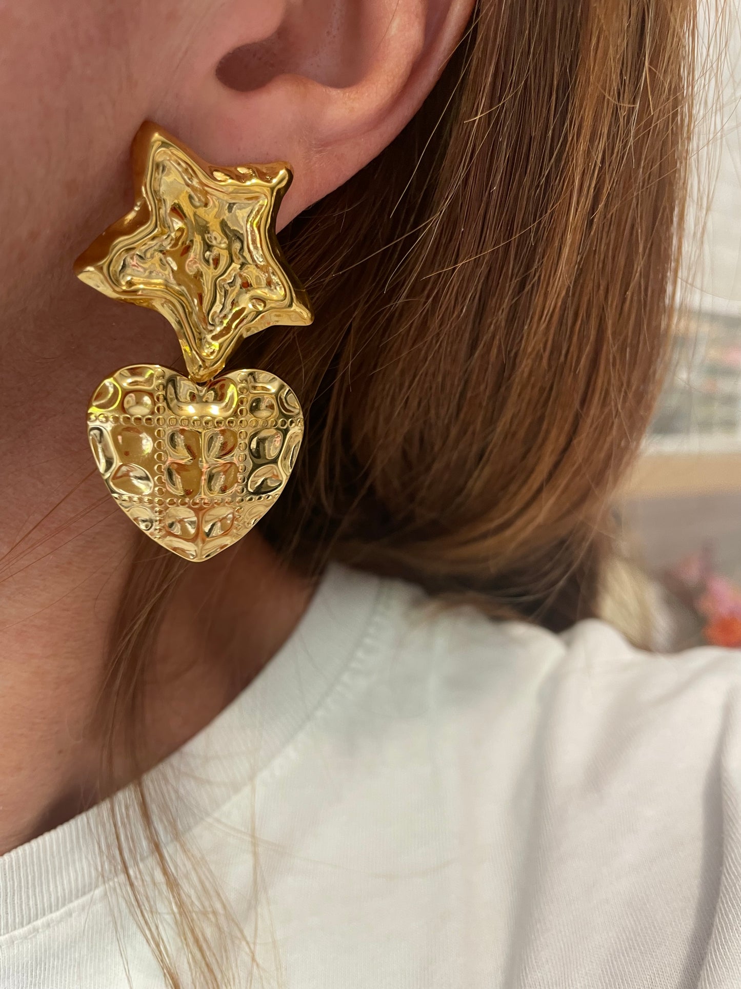 Naomi – Boucles d'oreilles Pendantes Étoile & Cœur Acier Doré