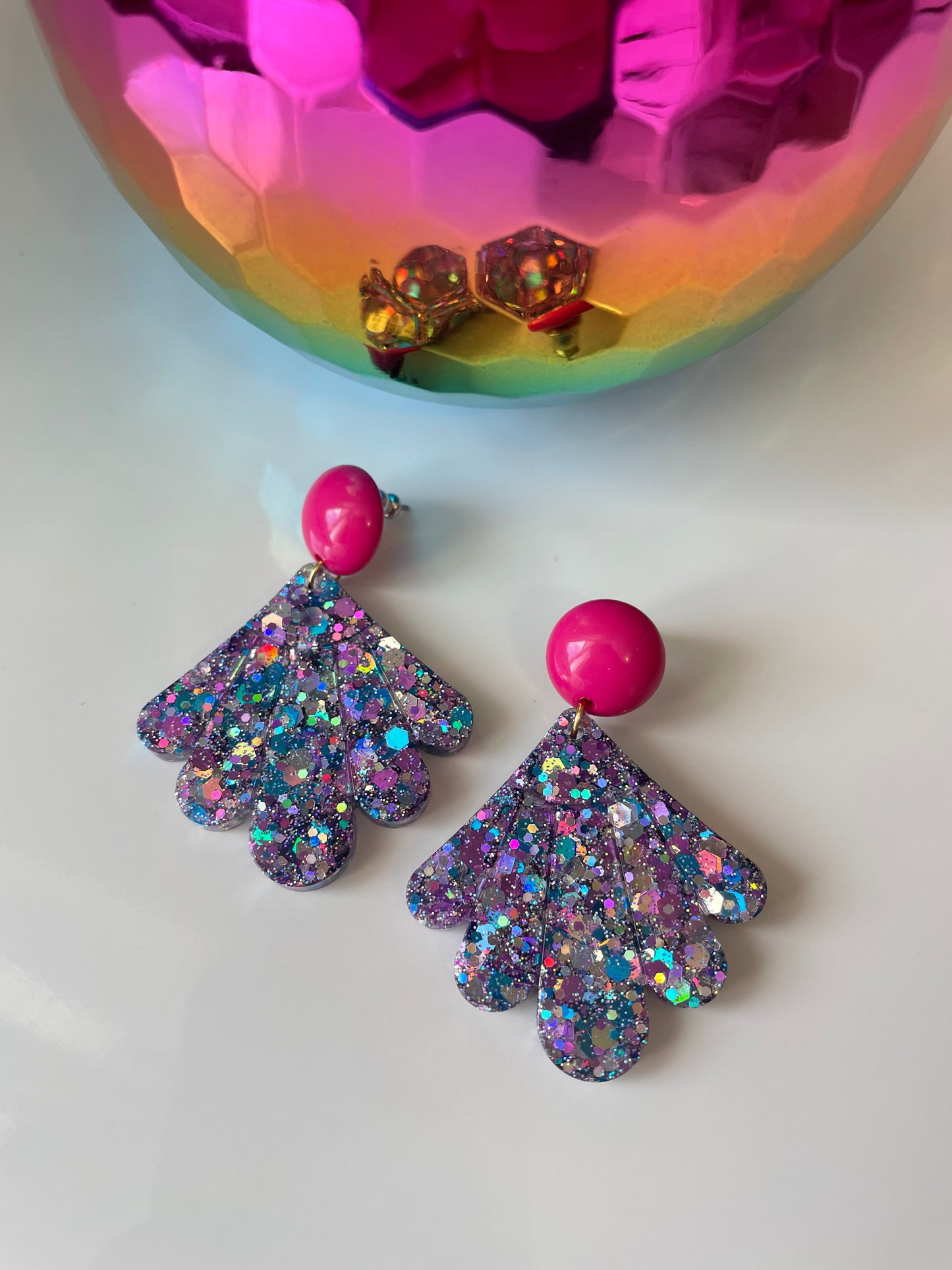 Boucles d'oreilles Isadora – Pendentif Résine & Paillettes Fait Main