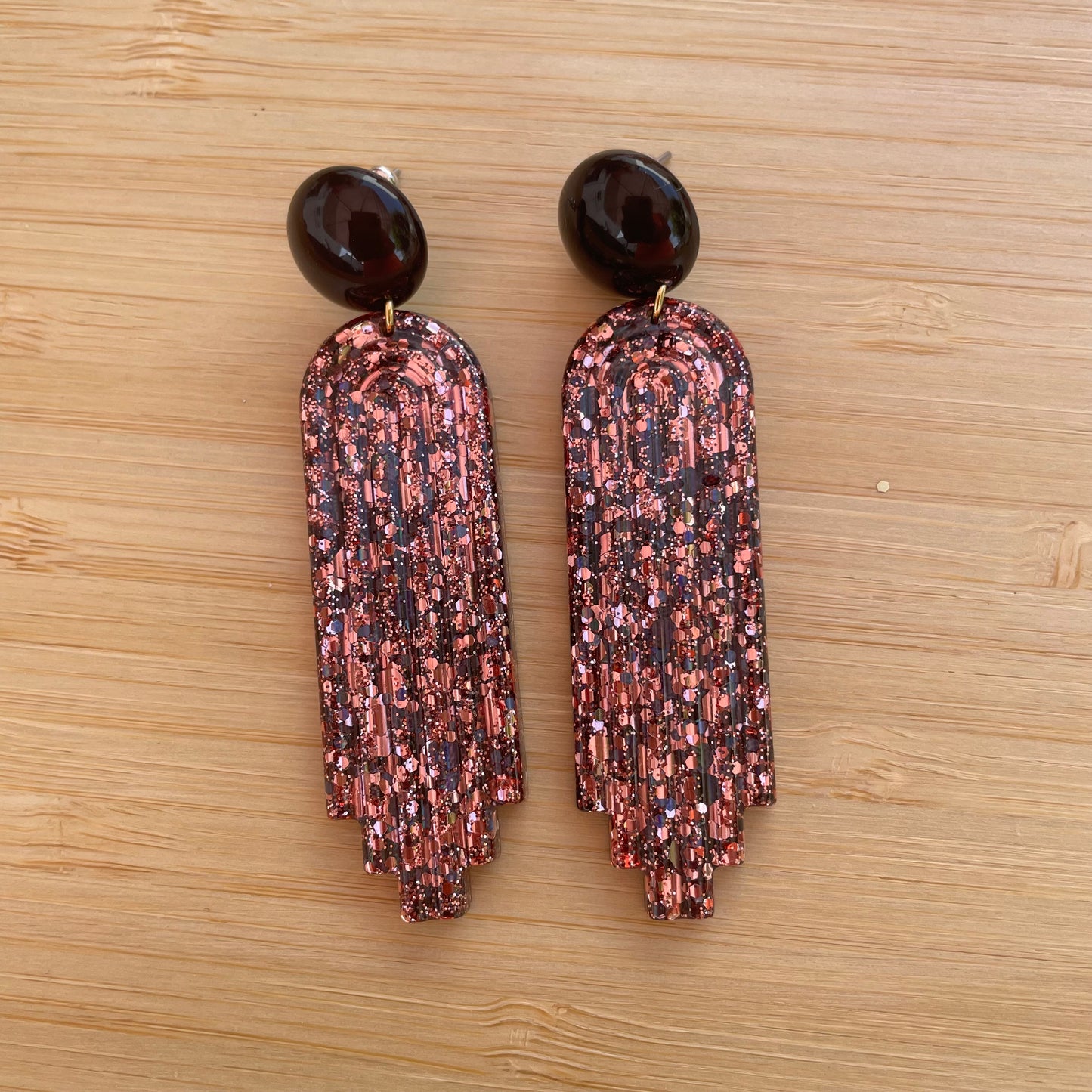 Chic Night – Boucles d'Oreilles Noir et Rose Poudrée Résine Fait Main | Julaè Bijoux