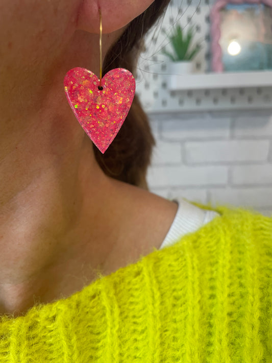 Louise – Boucles d'oreilles Cœur Résine & Paillettes