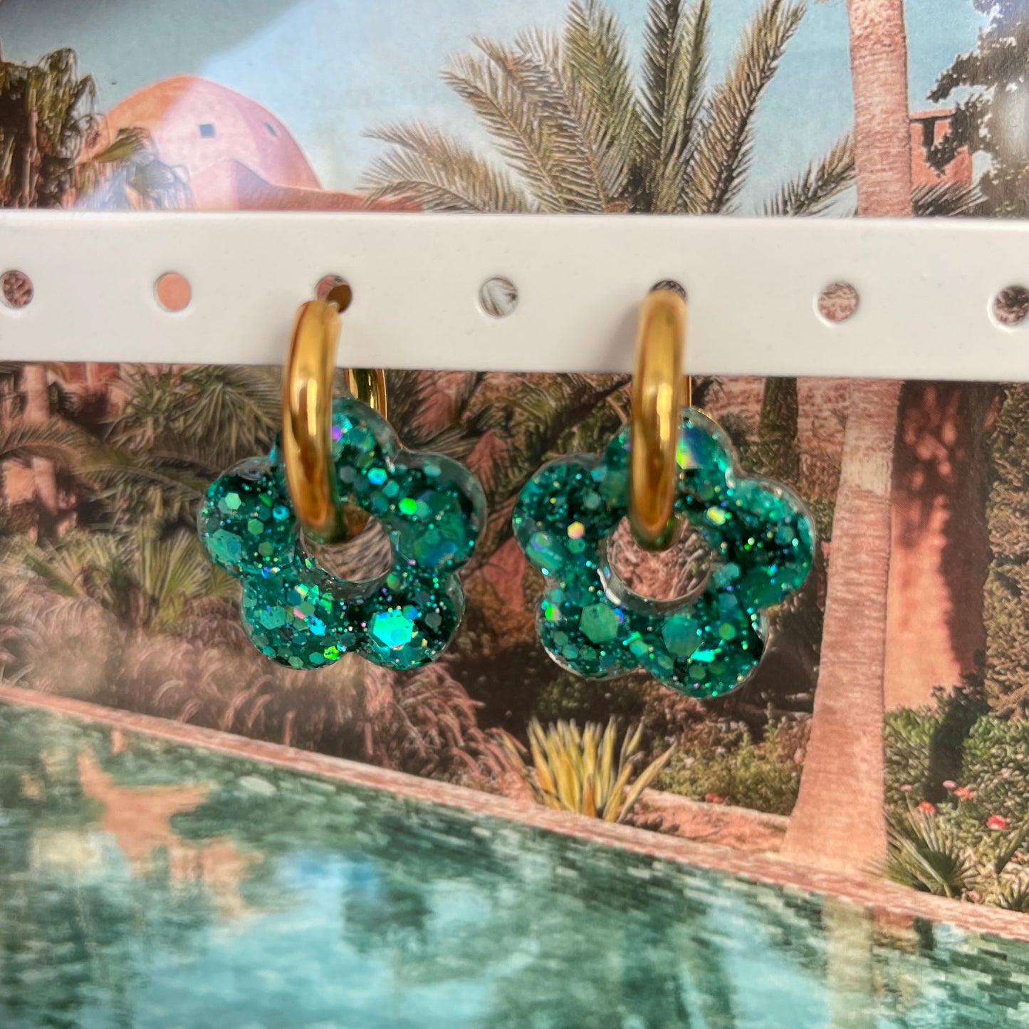 Gina – Boucles d'oreilles Fleur Résine Fait Main