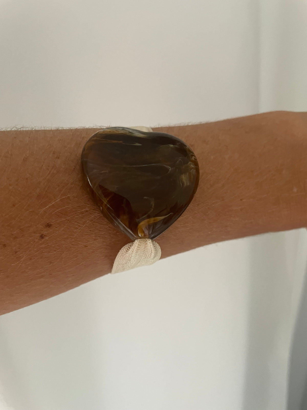 Bracelet Big Cœur – Gros cœur acrylique marbré