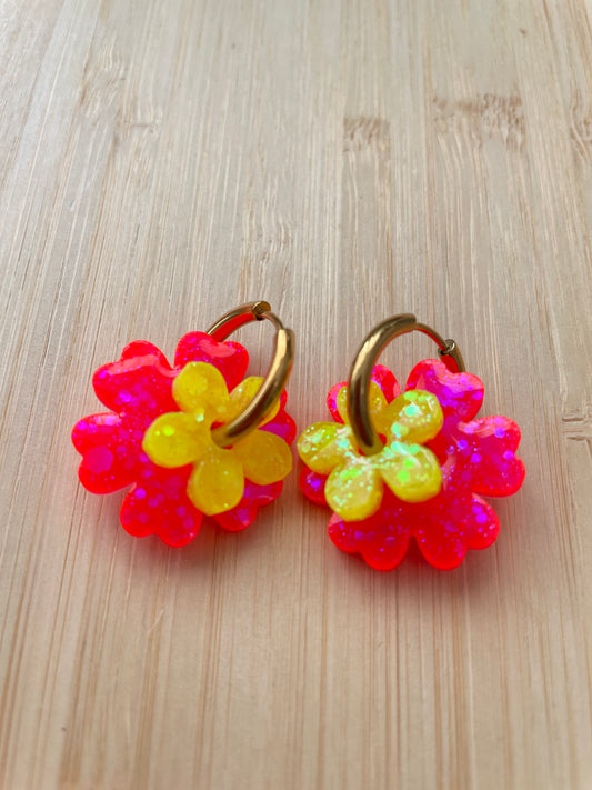 Carmen – Créoles Fleurs en Résine Faites Main | Julaè Bijoux