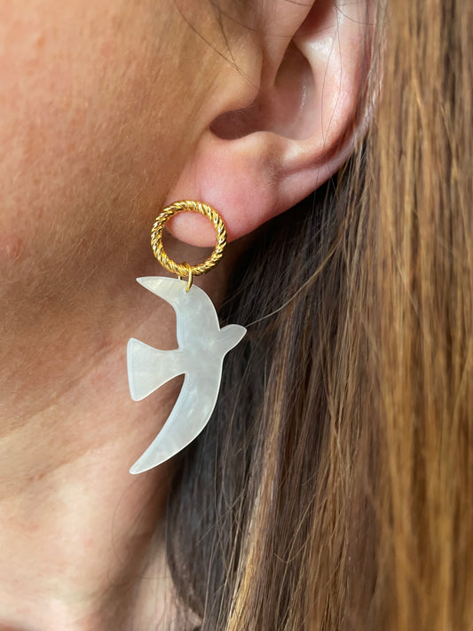 Pájaro Blanc Nacré – Boucles d'oreilles Oiseau Acrylique & Acier Doré