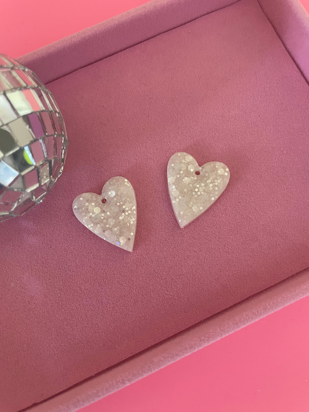 Louise – charms Cœur Résine & Paillettes
