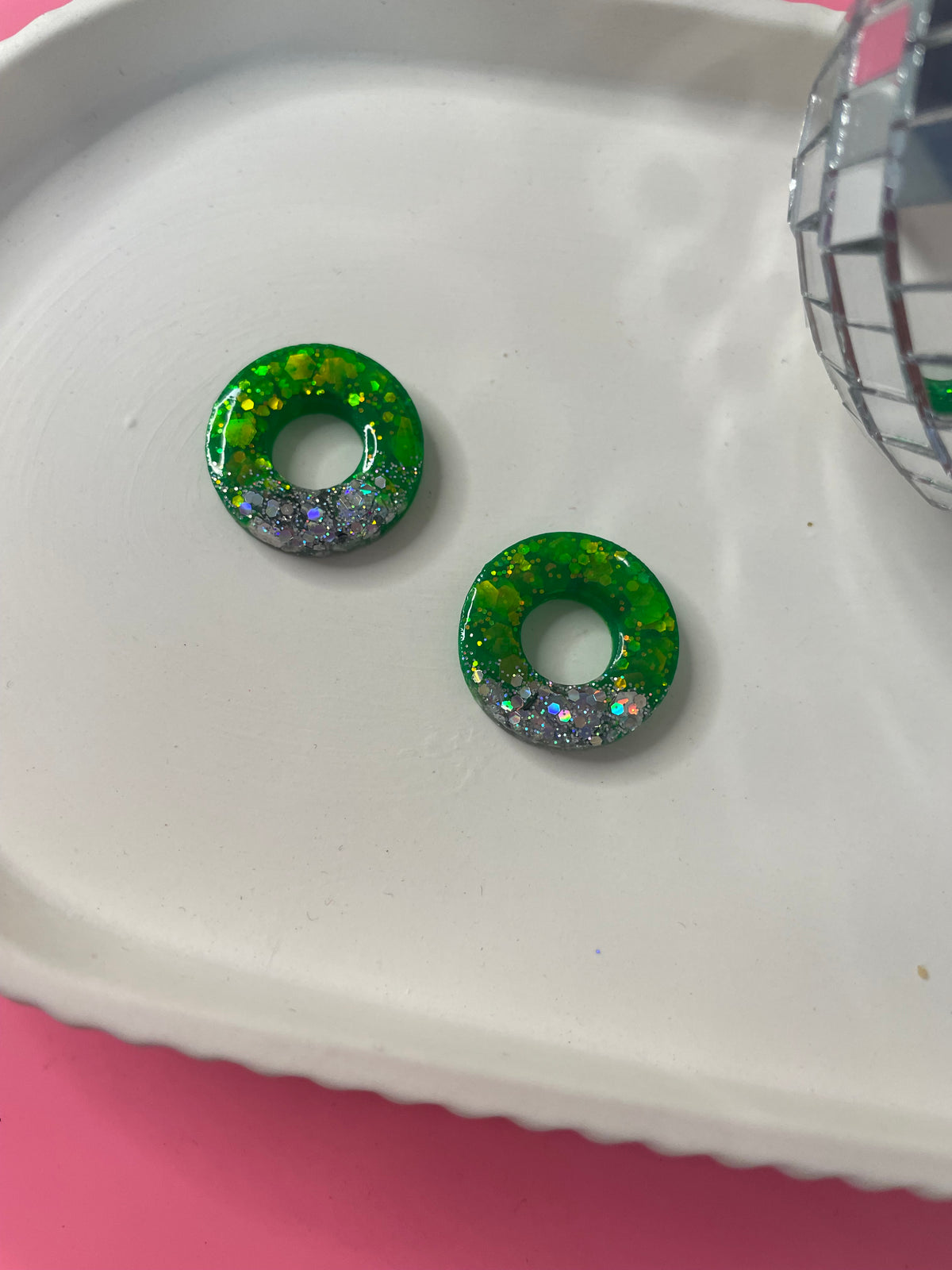 Bridget – Charms résine & Paillettes + de couleurs