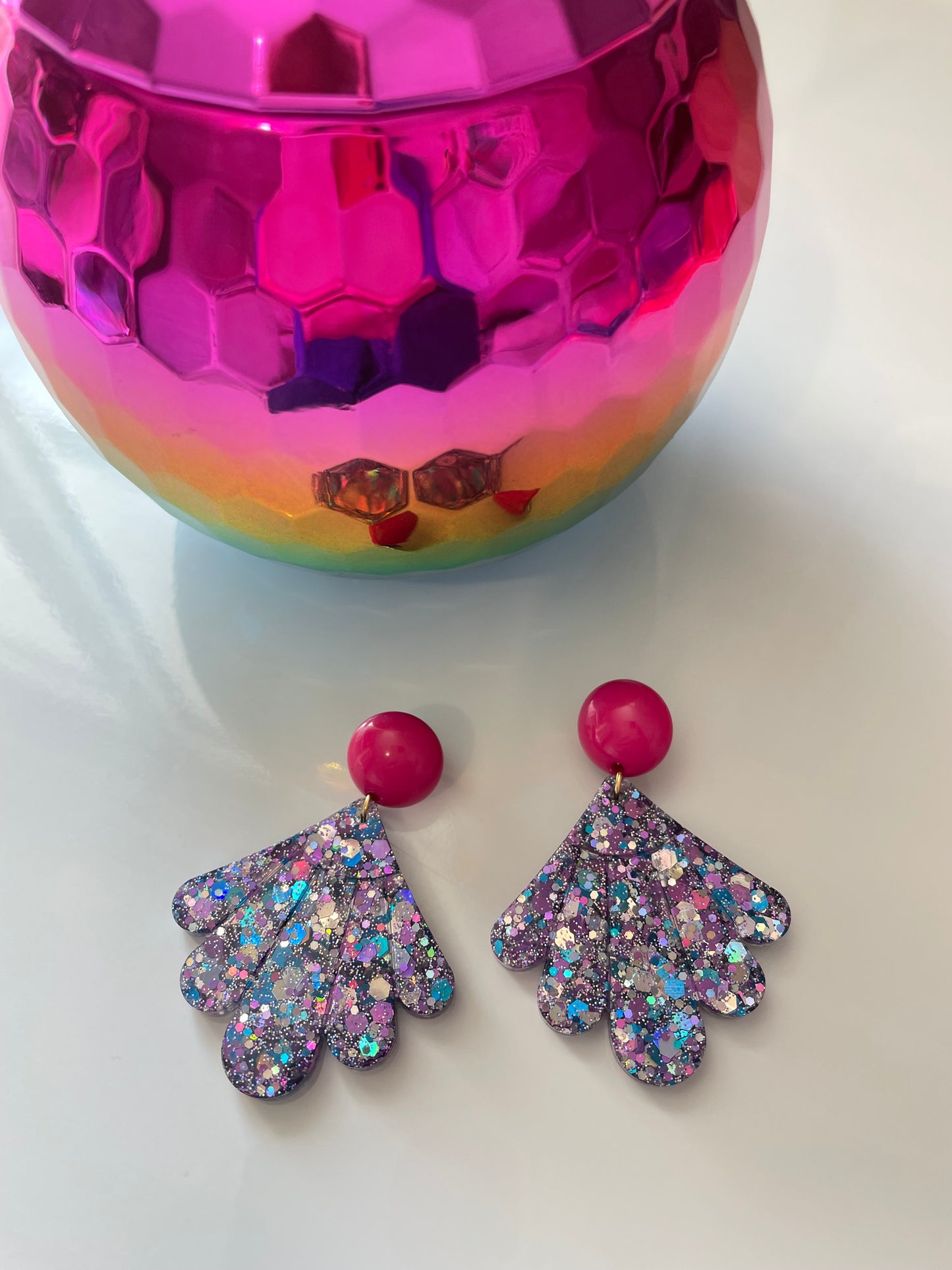 Boucles d'oreilles Isadora – Pendentif Résine & Paillettes Fait Main