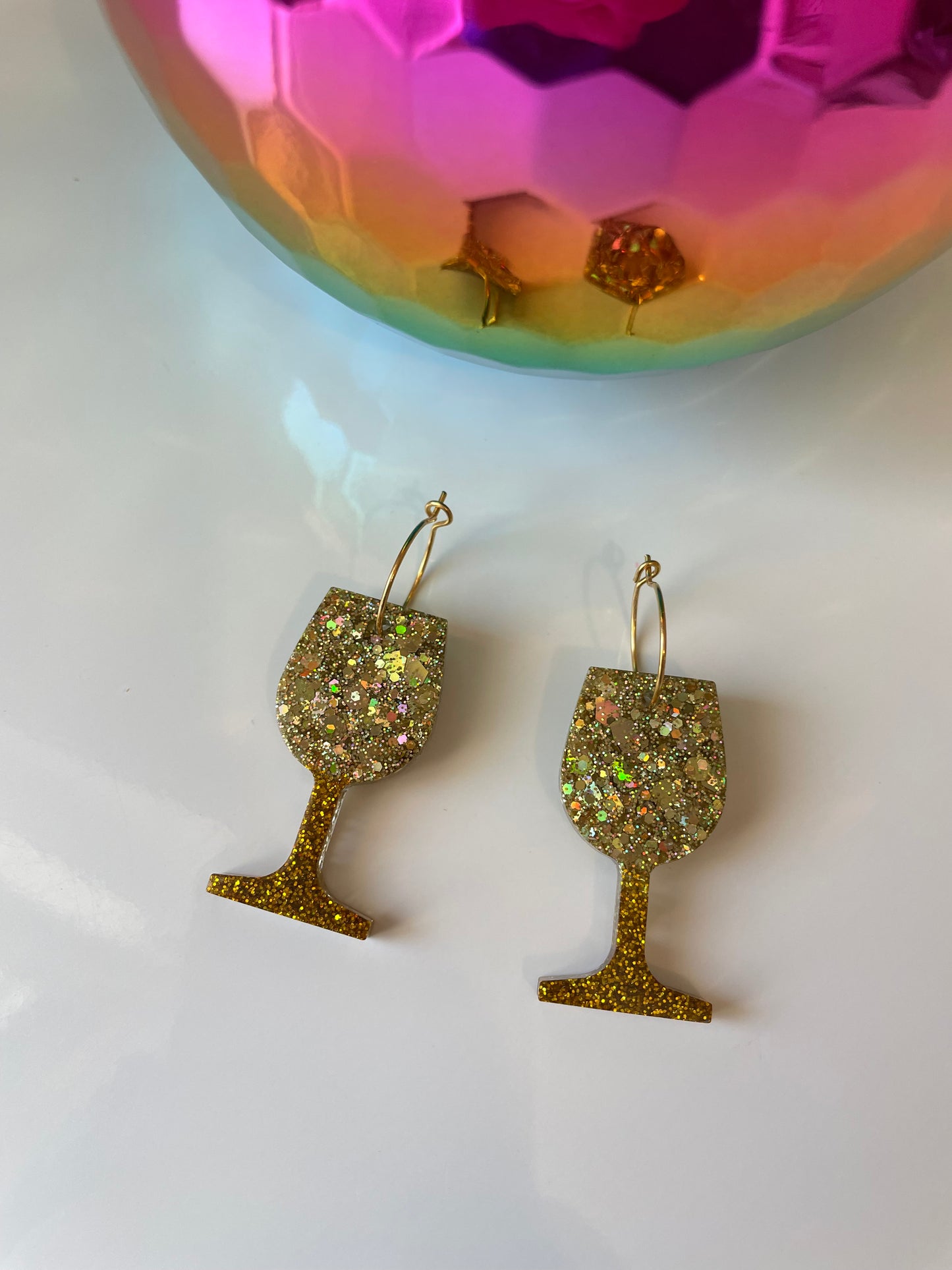 Boucles d'oreilles Pétillante – Verre à Vin Résine & Paillettes Fait Main