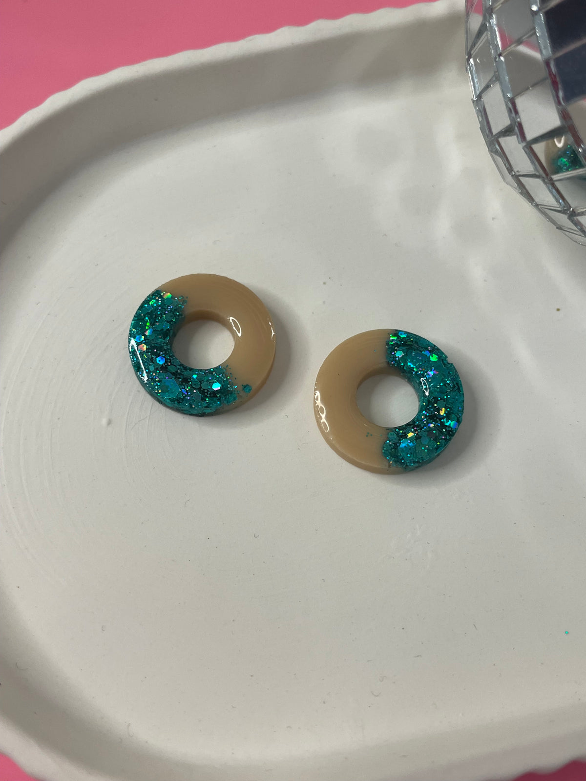 Bridget – Charms résine & Paillettes + de couleurs