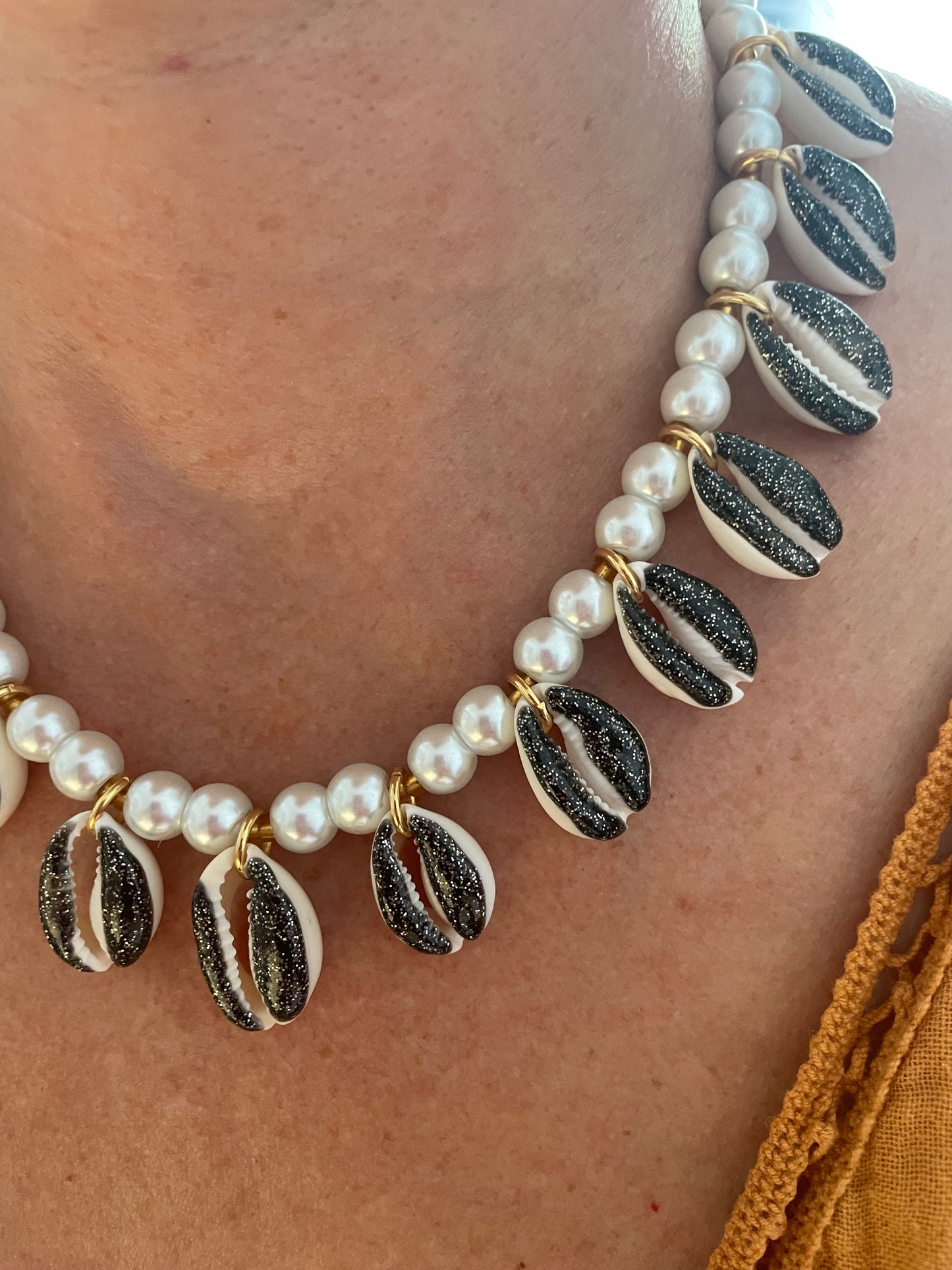Collier coquillage Cauri