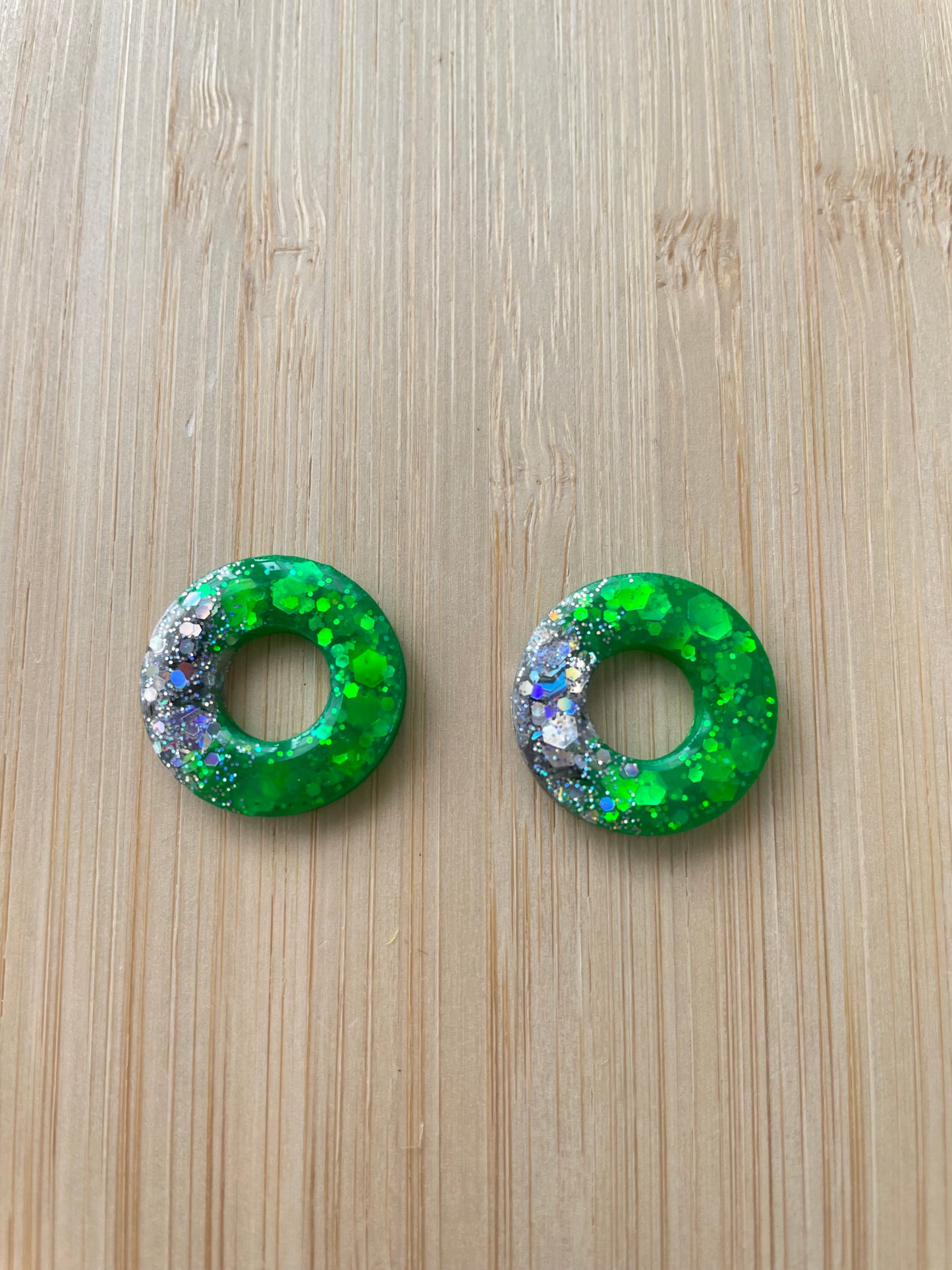 Bridget – Charms résine & Paillettes