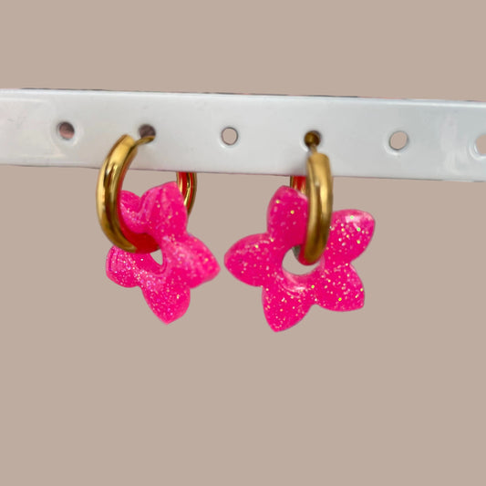 Alma – Boucles d'oreilles Fleur de Tiaré Résine & Paillettes