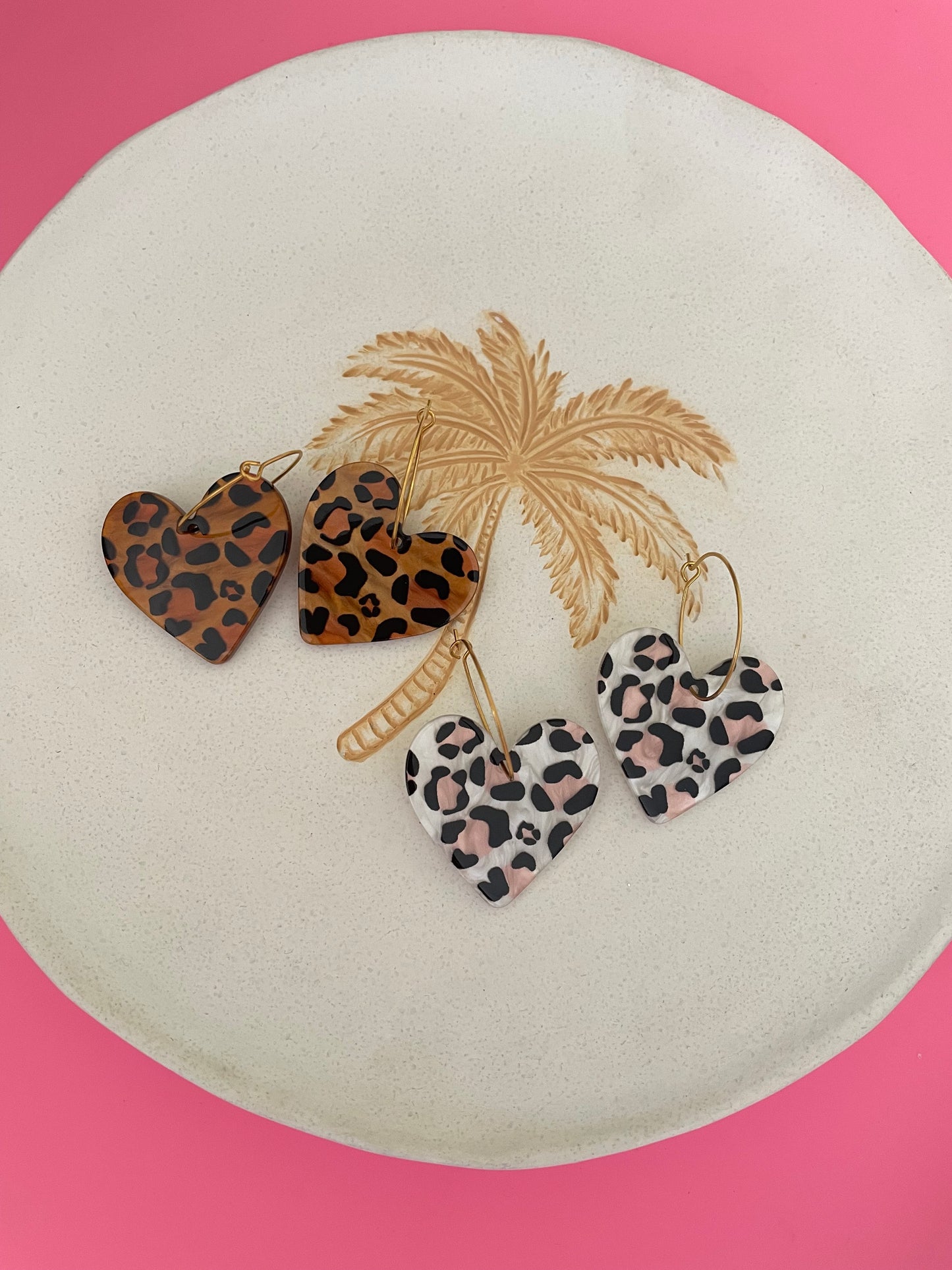 Alexis – Créoles Cœur Résine Motif Léopard | Julaè Bijoux