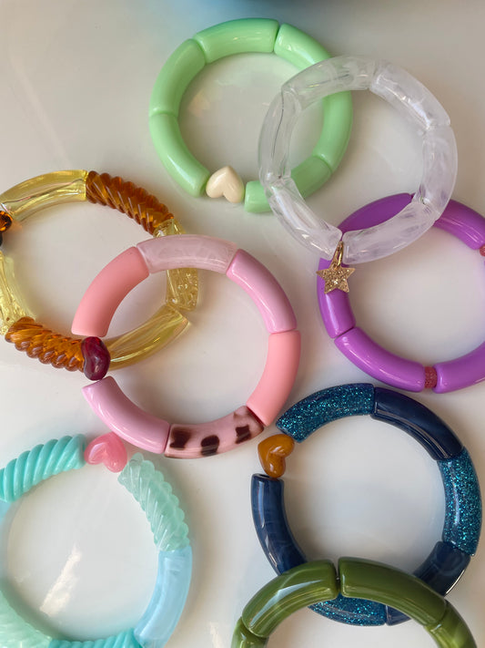 Fantasia – Bracelet Élastique Perles Acryliques & Cœur Résine