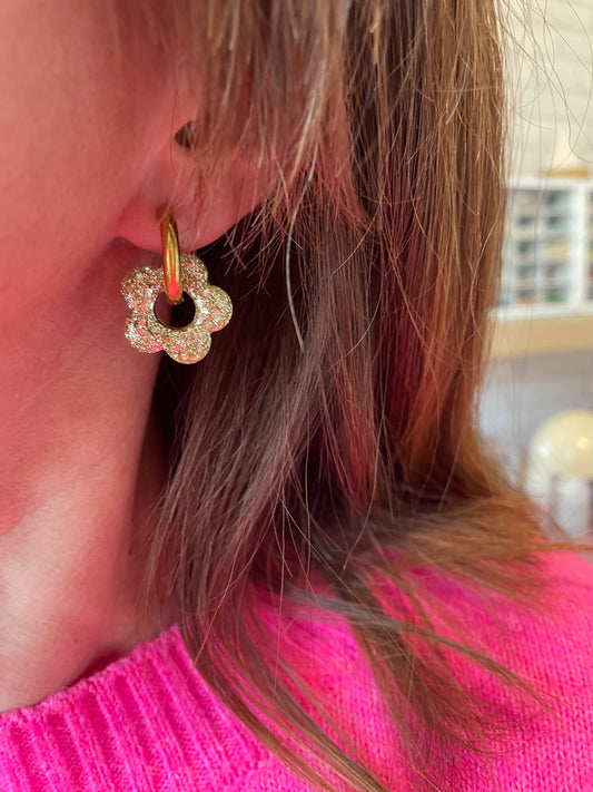 Gina – Boucles d'oreilles Fleur Résine Fait Main